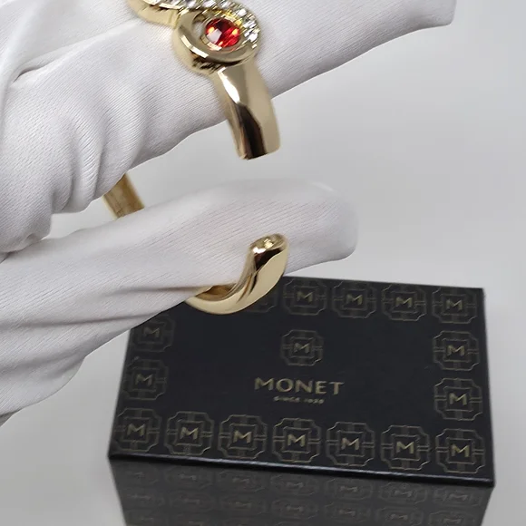 Monet Gold Tone Red Rhinestone Crystal Bangle Bracelet NIB - Picture 4 of 11